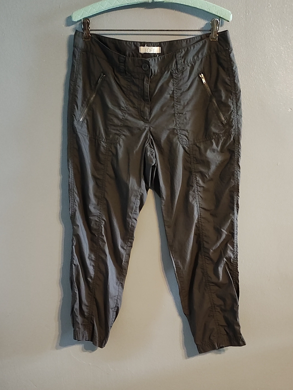 LOFT Women's Dark Charcoal Gray Capris with Zip Pockets